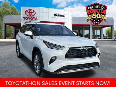 New 2026 Toyota Highlander Platinum