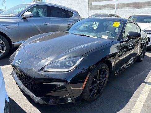 Used 2023 Toyota GR86 Premium RWD image 2