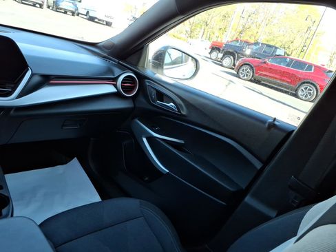 Used 2024 Chevrolet Trax RS w/ Driver Confidence Package FWD image 16