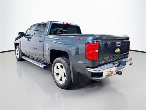 Used 2018 Chevrolet Silverado 1500 LT w/ LT Eassist Package image 9