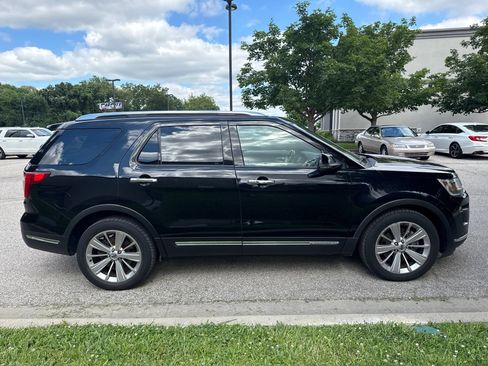 Used 2019 Ford Explorer Limited w/ Class III Trailer Tow Package FWD image 4