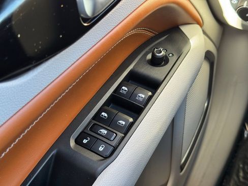 Used 2023 Jeep Compass Limited image 26