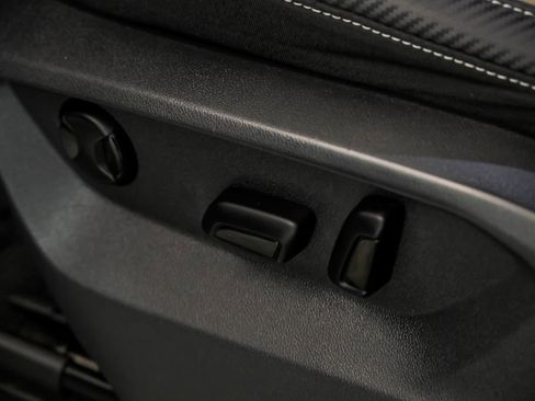 Used 2022 Volkswagen Atlas Cross Sport SE image 15