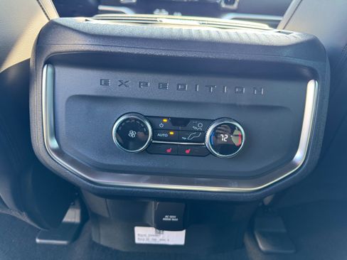 New 2025 Ford Expedition Platinum w/ Stealth Performance Package image 22