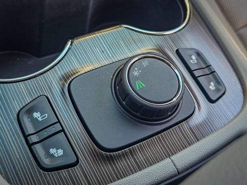 Used 2020 GMC Acadia SLT w/ LPO, Floor Liner Package FWD image 29