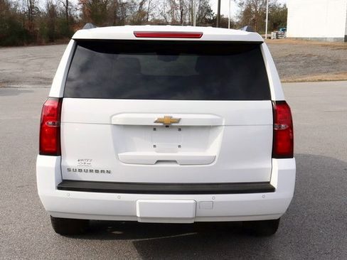 Used 2016 Chevrolet Suburban LT image 6