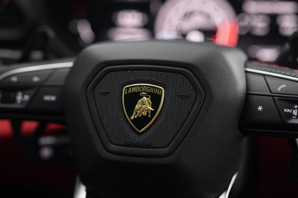 Used 2021 Lamborghini Urus AWD/4WD image 25