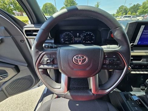 Used 2024 Toyota Tacoma TRD Off-Road AWD/4WD image 30