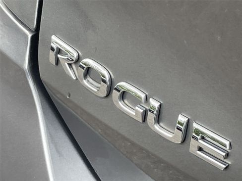 Used 2018 Nissan Rogue S AWD/4WD image 8