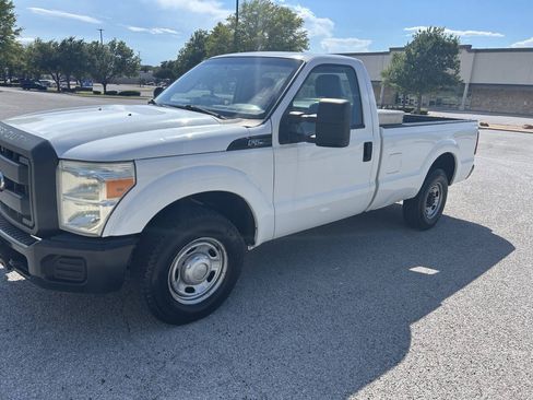 Used 2012 Ford F250 XL RWD image 2