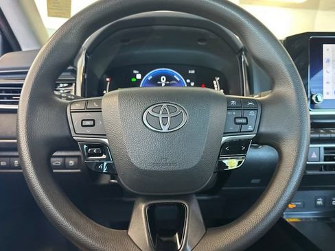 Used 2025 Toyota Camry LE FWD image 27