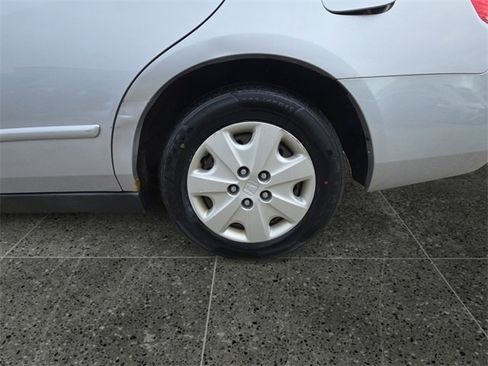 Used 2004 Honda Accord LX image 18