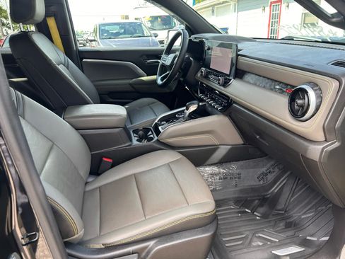 Used 2023 Chevrolet Colorado ZR2 w/ ZR2 Convenience Package III AWD/4WD image 28