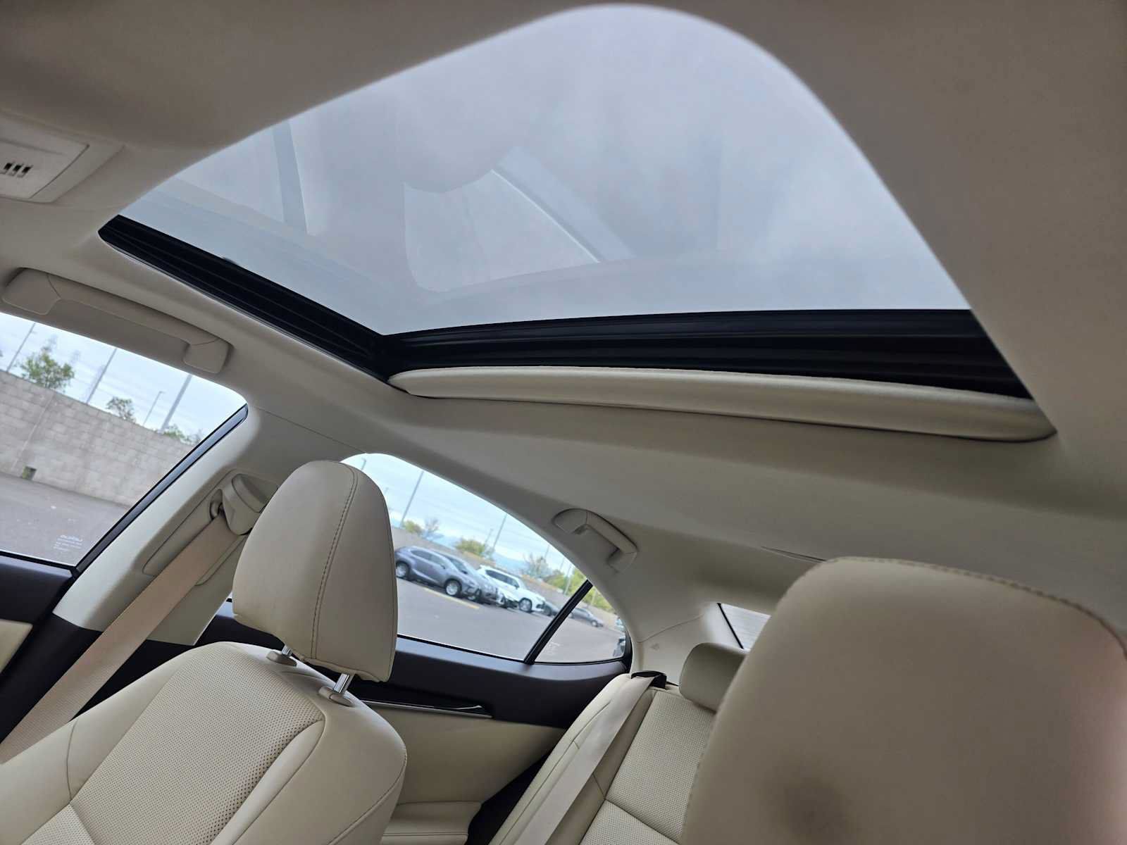 Used 2017 Lexus ES 350 w/ Accessory Package FWD image 23