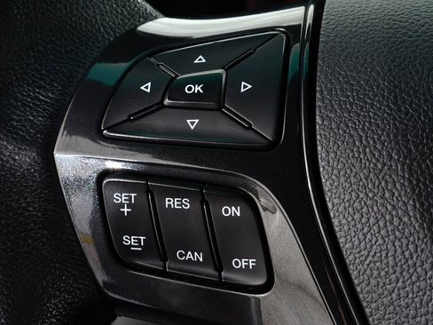 Used 2017 Ford Explorer XLT w/ Equipment Group 202A image 33