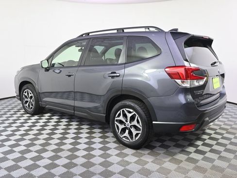 Used 2024 Subaru Forester Premium AWD/4WD image 3