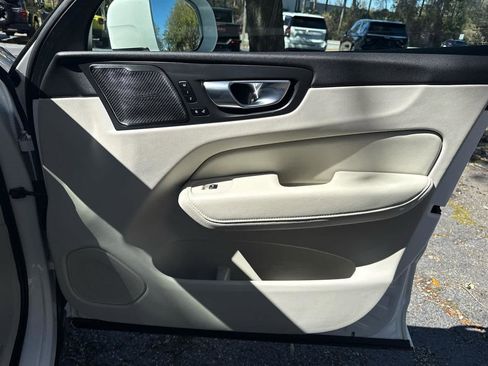 Used 2021 Volvo XC60 T5 Inscription w/ Advanced Package image 18