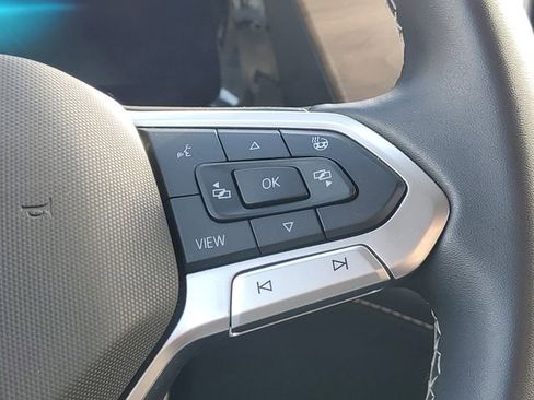 Used 2024 Volkswagen Atlas SE image 19