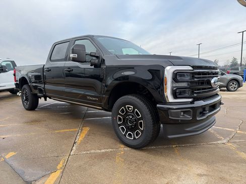 New 2026 Ford F250 Platinum w/ FX4 Off-Road Package image 7