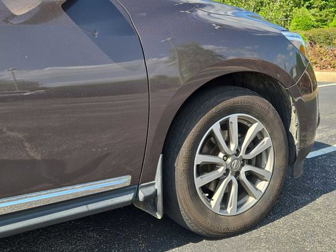 Used 2015 Nissan Pathfinder SL w/ SL Tech Package FWD image 13