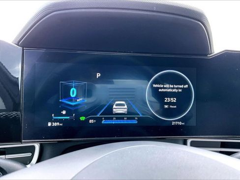 Used 2023 Hyundai Elantra Limited image 22