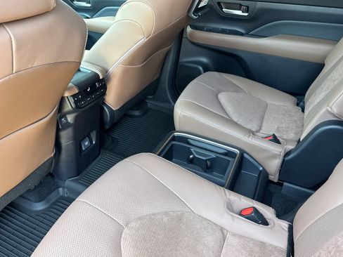 Certified 2026 Toyota Grand Highlander AWD Hybrid image 15