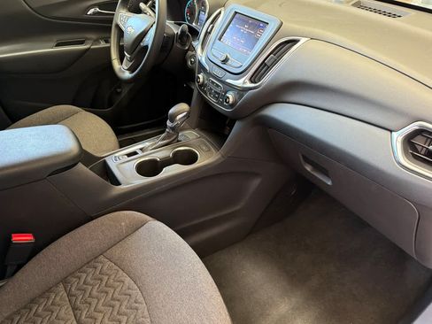 Used 2024 Chevrolet Equinox LT FWD image 17