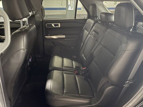 Used 2022 Ford Explorer XLT w/ Equipment Group 202A image 22