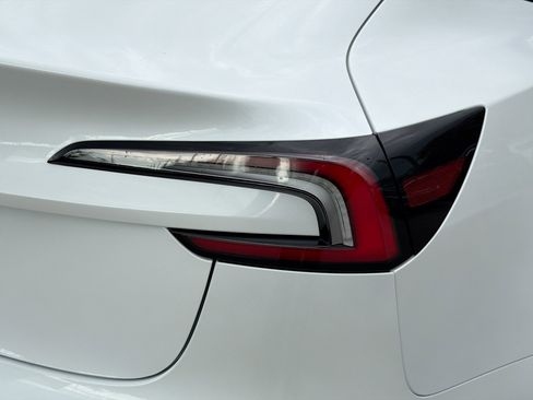 Used 2024 Tesla Model 3 Standard Range image 10