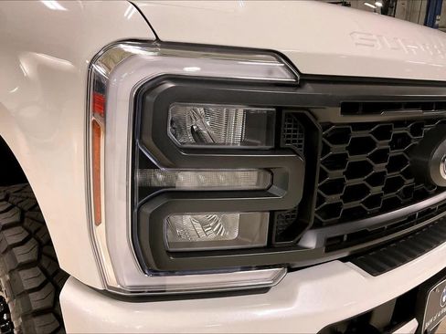 Used 2024 Ford F250 Lariat w/ Lariat Ultimate Package image 25