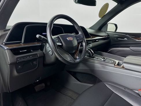 Used 2024 Cadillac Escalade ESV Luxury image 9