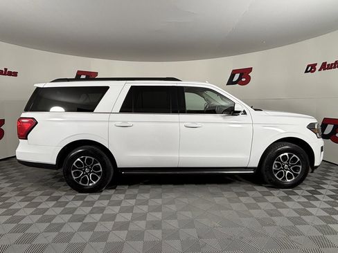 Used 2023 Ford Expedition Max XLT image 7