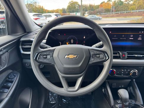 Used 2025 Chevrolet TrailBlazer LT image 29