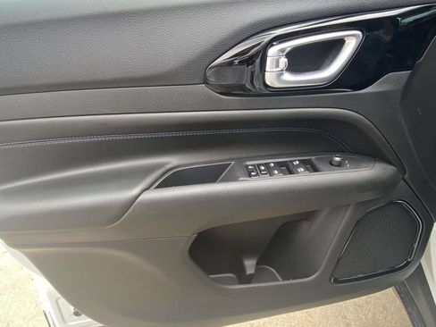New 2026 Jeep Compass Latitude AWD/4WD image 14