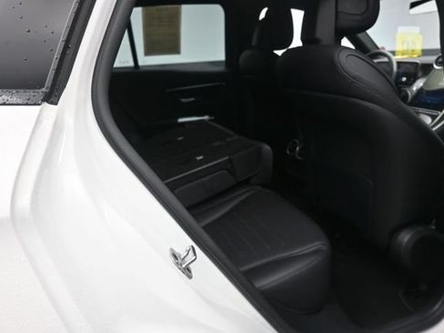 Used 2025 Mercedes-Benz GLC 300 w/ AMG Line image 27