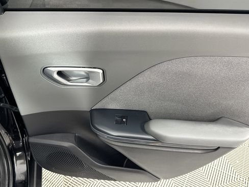 Used 2025 Kia K4 EX image 27