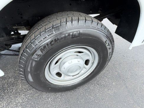 Used 2018 Ford F250 XL w/ Power Equipment Group AWD/4WD image 9