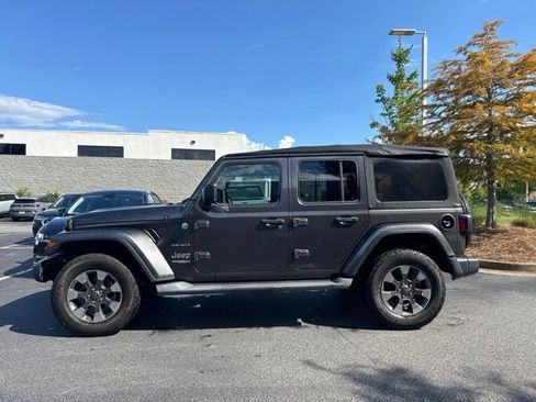 Used 2018 Jeep Wrangler Unlimited Sahara AWD/4WD image 2