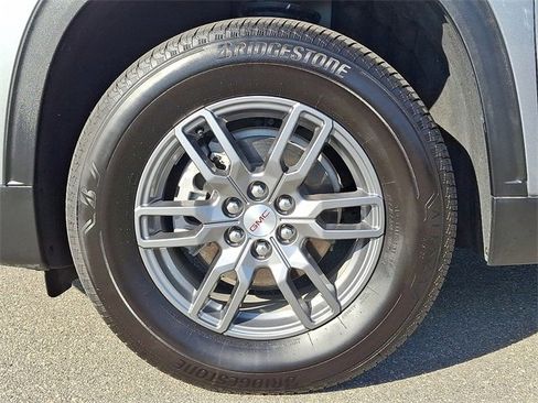 Used 2025 GMC Acadia Elevation image 8