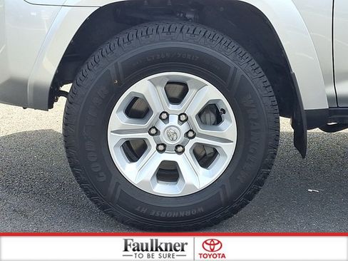 Certified 2024 Toyota 4Runner SR5 AWD/4WD image 8