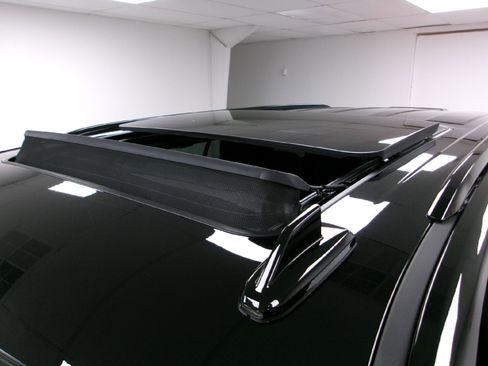 Used 2023 Cadillac Escalade V image 4