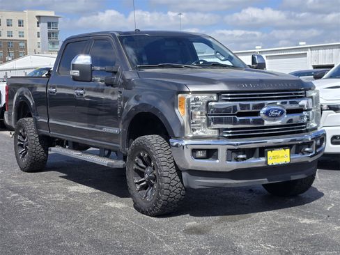 Used 2017 Ford F250 Lariat w/ Lariat Ultimate Package image 2