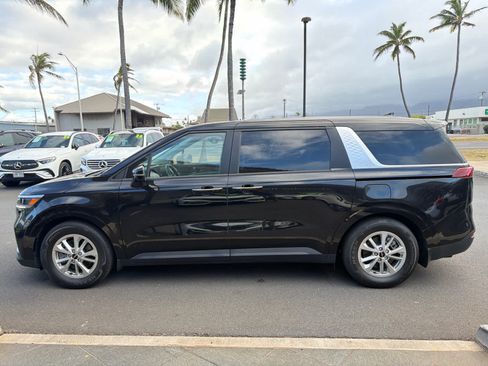 Used 2023 Kia Carnival LX FWD image 6