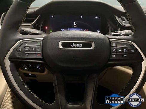 Used 2023 Jeep Grand Cherokee Limited w/ Luxury Tech Group II image 36