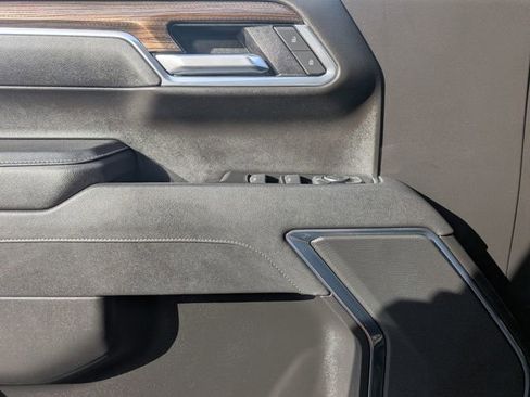 Used 2025 Chevrolet Silverado 1500 LT image 29