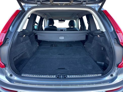 Used 2017 Volvo XC90 T5 Momentum w/ Vision Package image 17