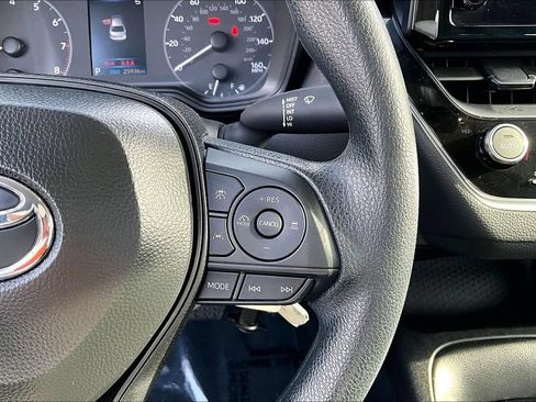 Used 2025 Toyota Corolla LE FWD image 14