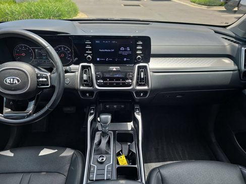 Used 2021 Kia Sorento S w/ Panoramic Sunroof Package AWD/4WD image 15