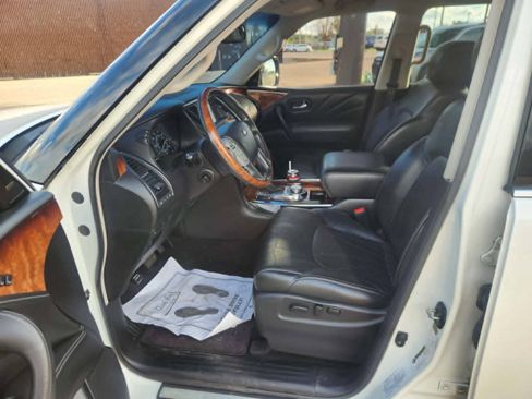 Used 2017 INFINITI QX80 4WD image 11