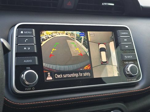 Used 2020 Nissan Kicks SR w/ SR Premium Package FWD image 18